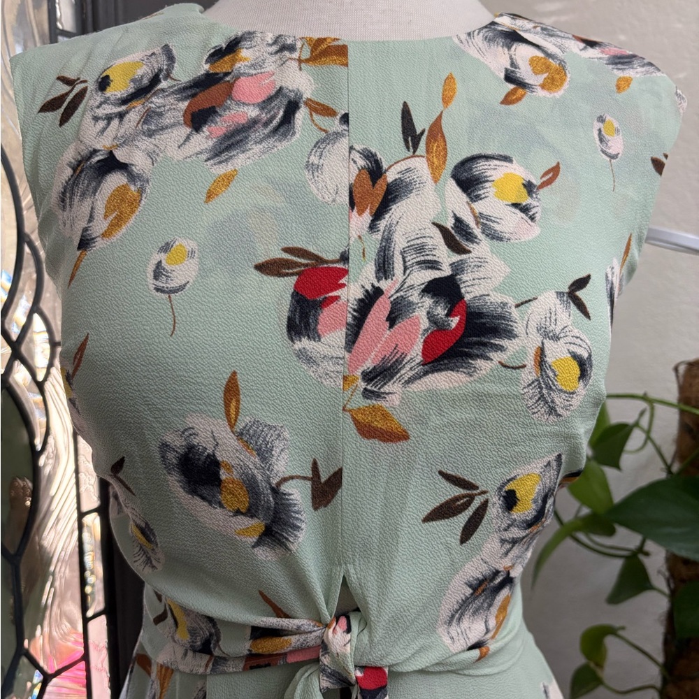 Lauren Ralph Lauren Black Label Floral Bubble Crepe Dress | Size 4 - Picture 3 of 11